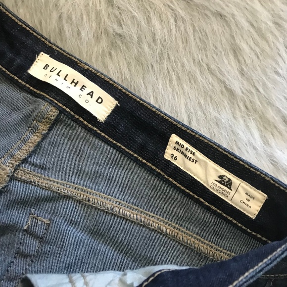 Bullhead Dark Wash Mid Rise Skinniest Jeans 26 - Picture 4 of 7